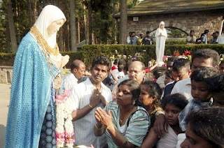 mary-idolatry-pray-to-mary-statue.jpg