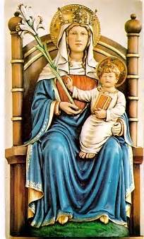 mary on heavenly throne